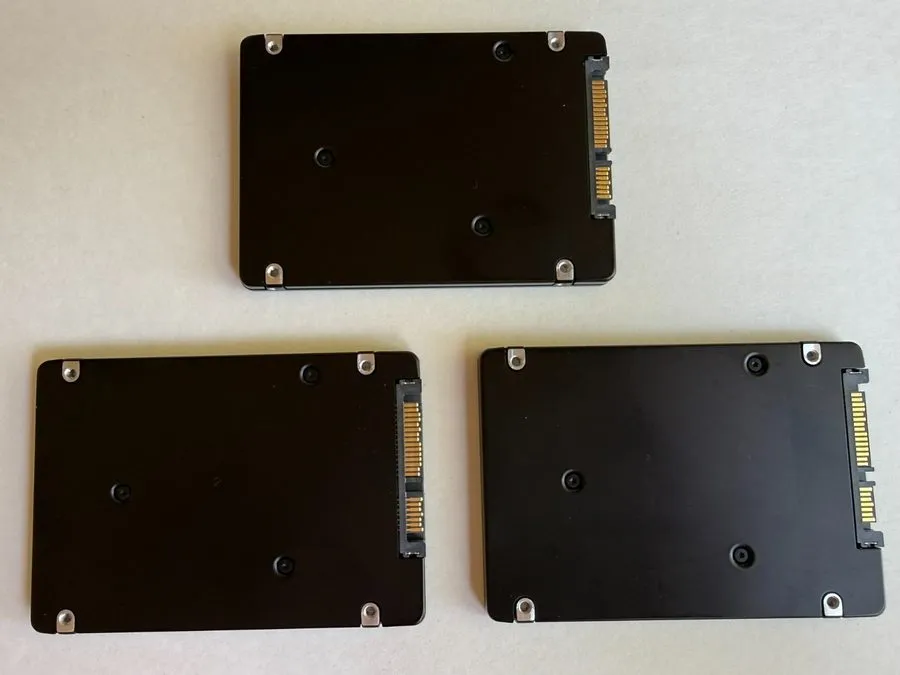 SSD-накопитель SAMSUNG PM871b 256GB 2.5" SATA SSD 7mm MZ-7LN256F Health 97%