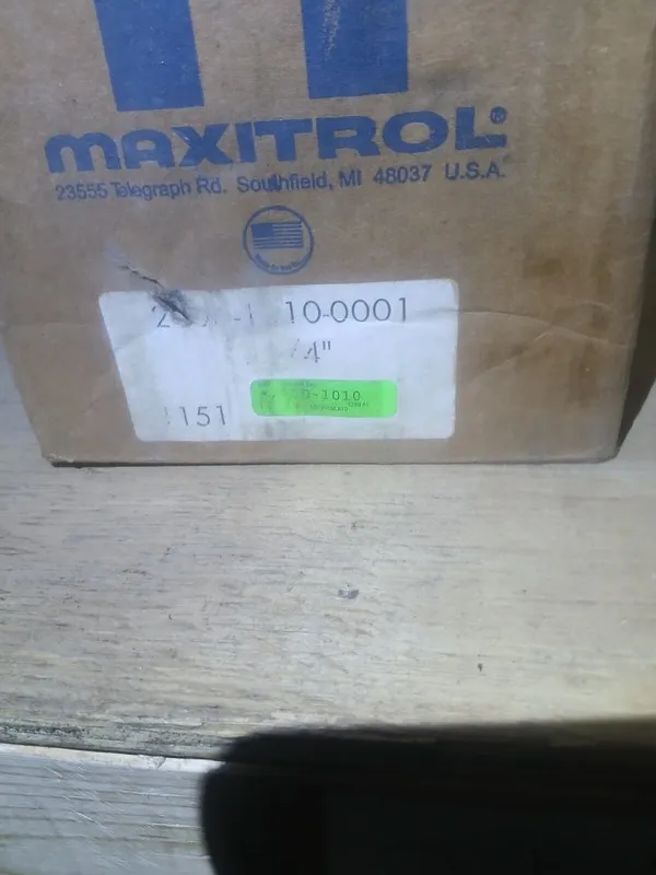 Трубопроводная арматура Maxitrol Gas Pressure Regulator 210D-1010-0001 1-1/4” — фото лота 1