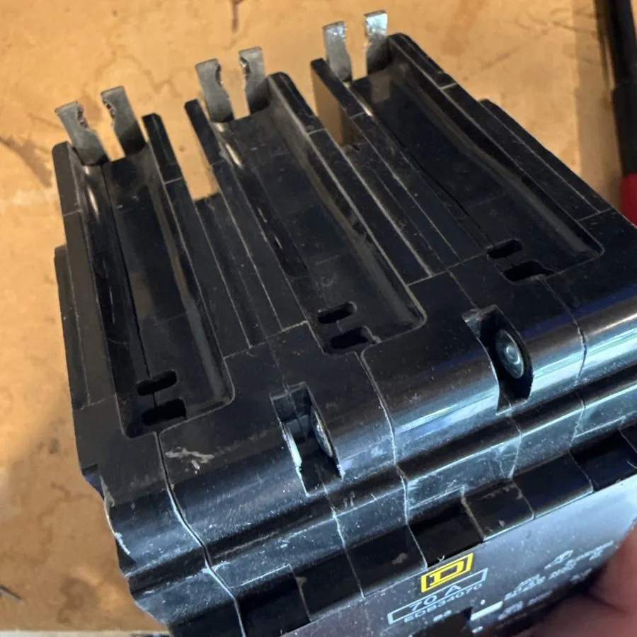 Автоматический выключатель Square D EJB34070 3 Pole 70 Amp 480V Circuit Breaker 
