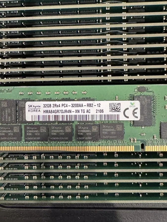 Модуль памяти SK hynix 32GB DDR4-3200 ECC RDIMM 2Rx4 PC4-25600 RAM HMA84GR7DJR4N