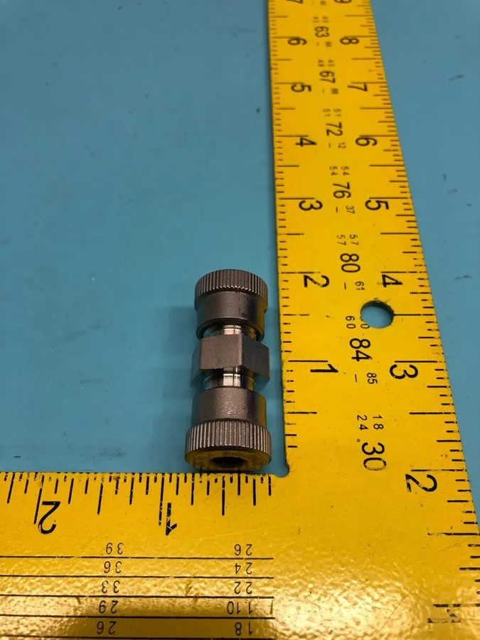 Фитинг Swagelok SS-4-UT-6 Stainless Steel Ultra-Torr Vacuum Fitting FNSP