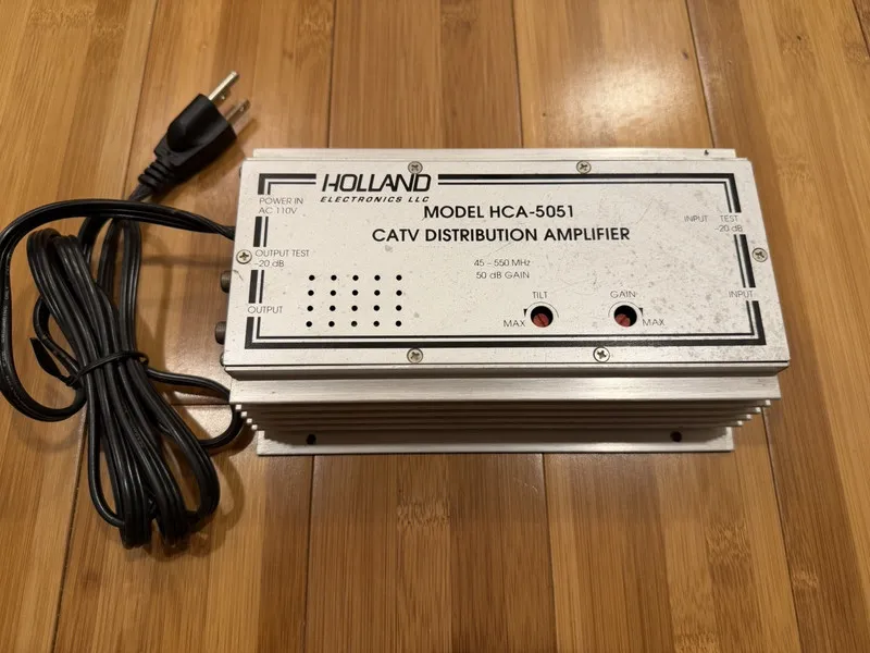 Усилитель ТВ-сигнала Holland HCA-5051 CATV Distribution Amplifier 54-550 MHz 50d — фото лота 1