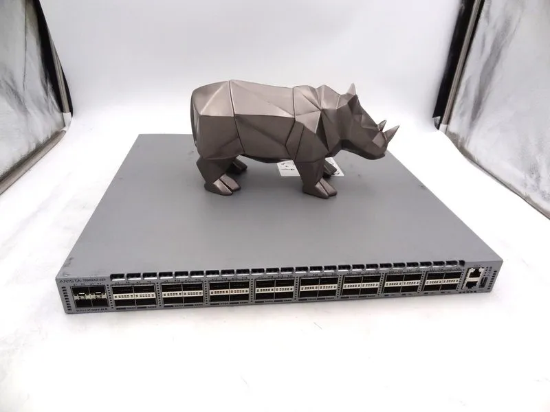 Коммутатор Arista DCS-7050QX2-32S-R 7050X2, 32xQSFP+ & 4xSFP+ switch, rear-to-fr