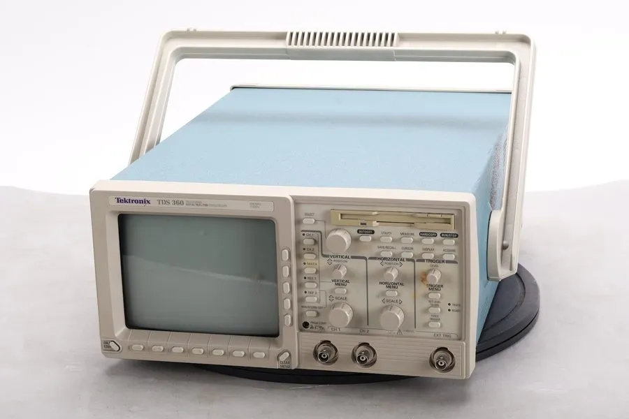 Осциллограф Tektronix TDS 360 Digital Oscilloscope 200MHz 1GS/s 2 channels, Powe