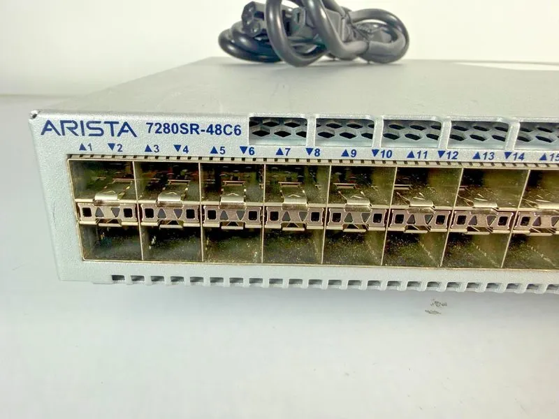 Коммутатор Arista DCS-7280SR-48C6-R 48x SFP+ 10Gb 6x QSFP28 100Gb Ethernet Switc — фото лота 3