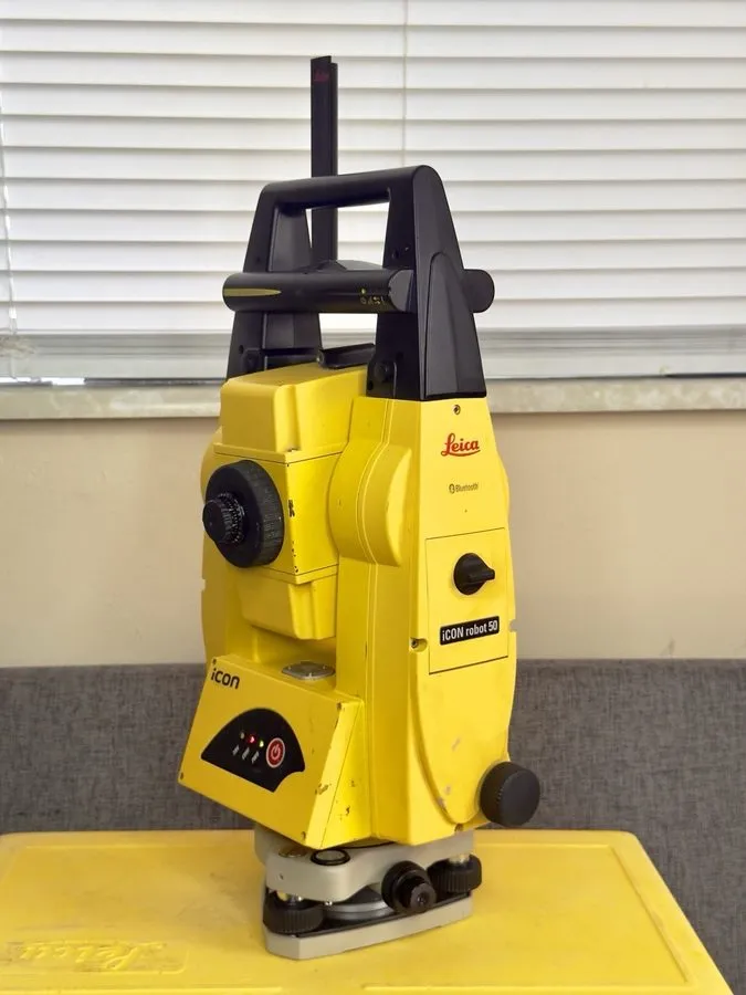 Тахеометр Leica iCON Robot 50 iCR52 Robotic Total Station with Case, Battery & C