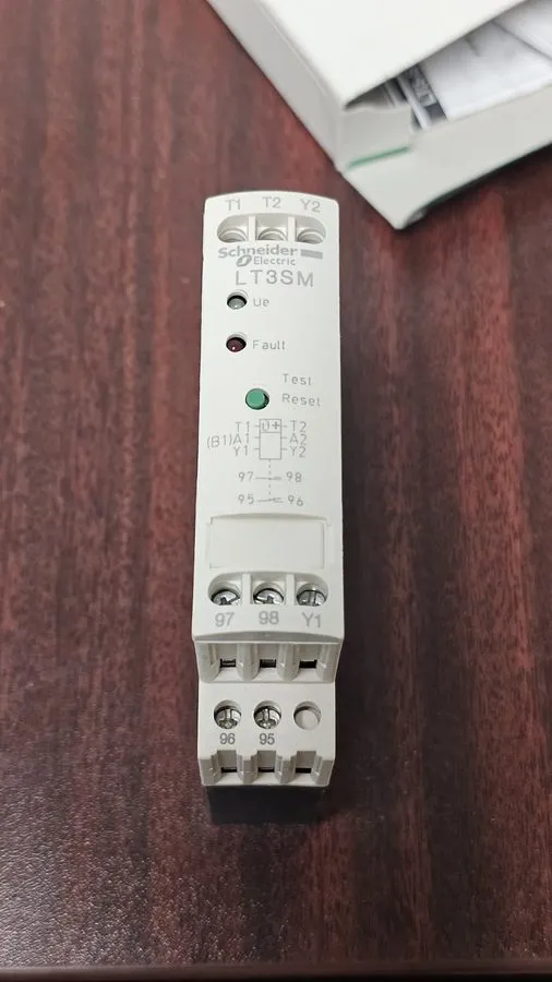 Реле защиты SCHNEIDER ELECTRIC LT3SM00M THERMISTOR PROTECTION RELAY VOLTAGE 110-
