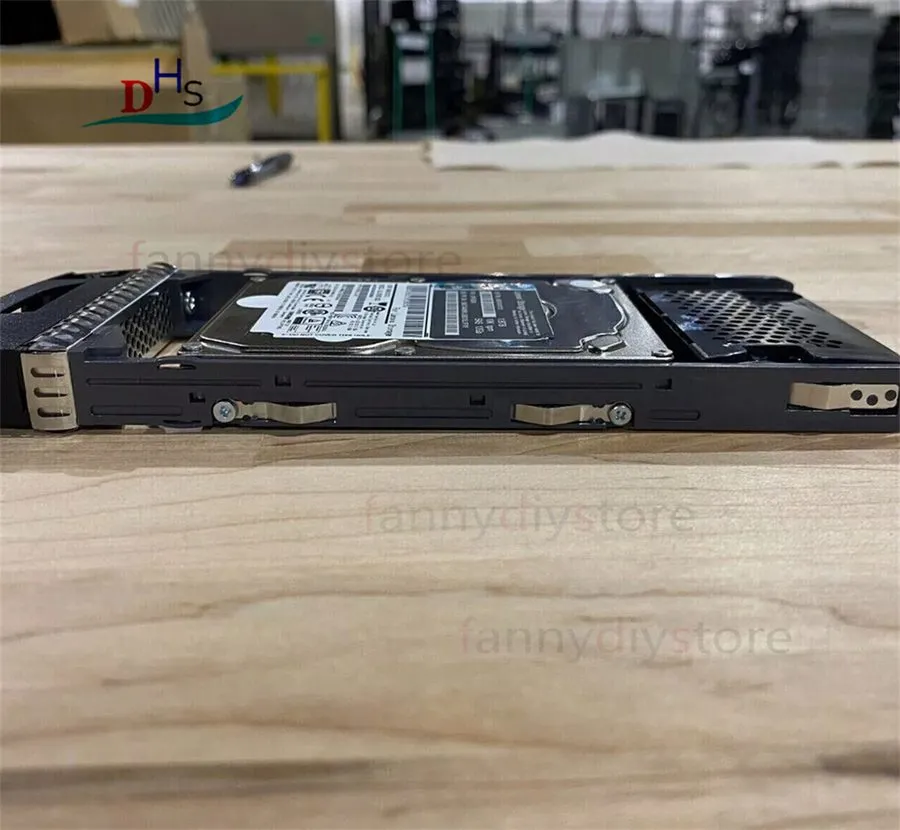 Жёсткий диск Lenovo 01PG636 4XB7A14113 1.8TB SAS 10K 12Gb/s SAS 2.5" Hard Drive 
