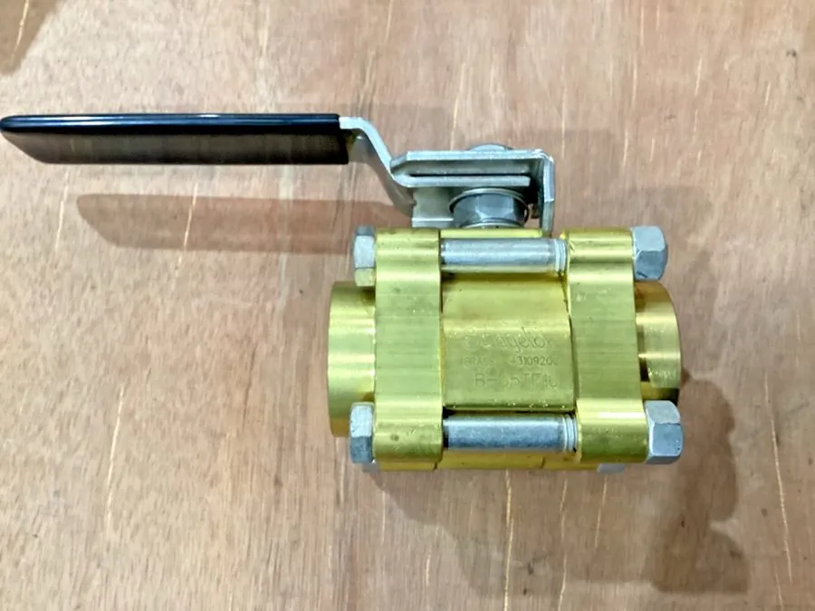 Клапан Swagelok B-65TF16 Brass 3-Piece 60 Series Ball Valve FNSP