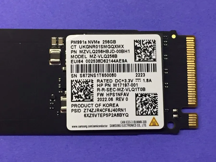 SSD-накопитель Samsung PM991a 256GB NVMe M.2 2280 SSD MZ-VLQ256B PCIe Gen3
