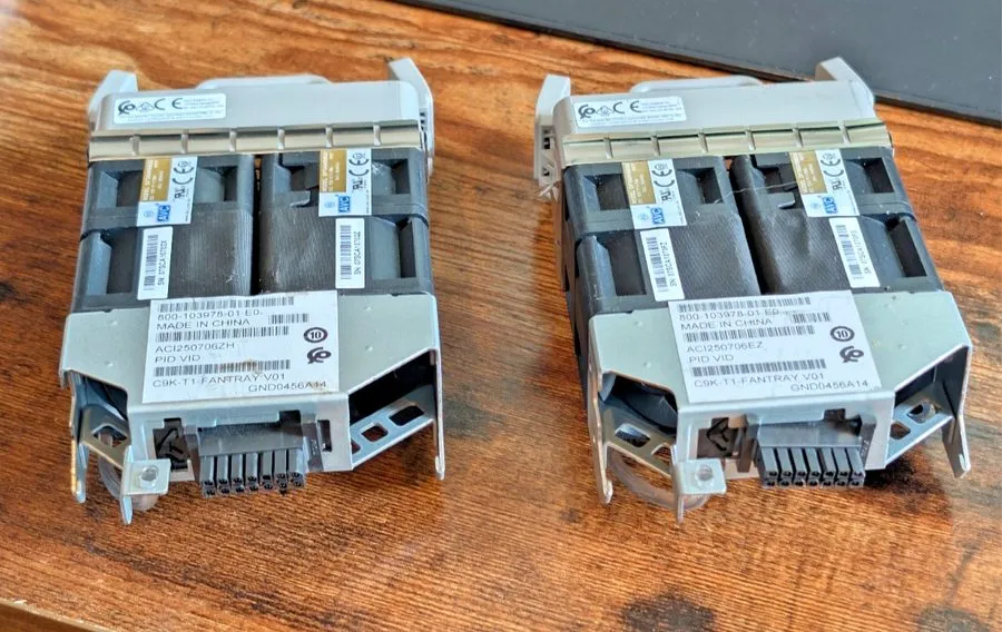 Вентилятор CISCO C9K-T1-FANTRAY NETWORK SWITCH HOT-SWAP COOLING FAN MODULE 12V