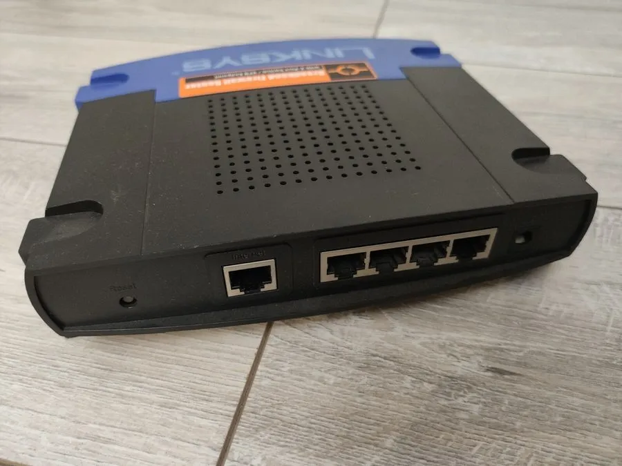 Маршрутизатор Cisco Linksys BEFSX41 Broadband Firewall Router 4-Port 10/100