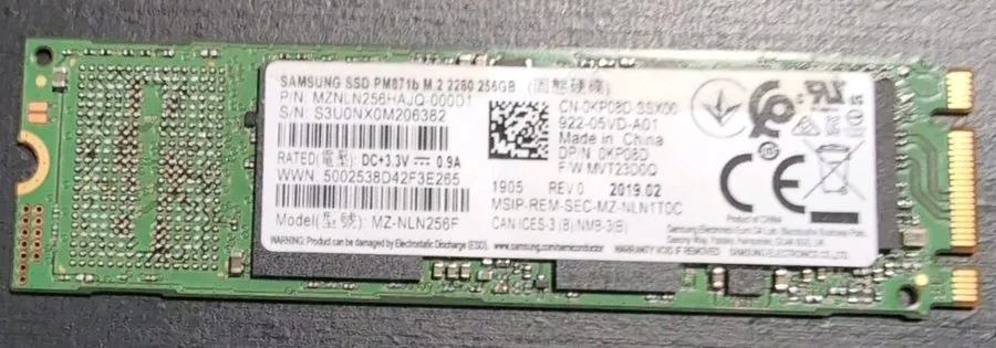 SSD-накопитель Samsung PM871b MZ-NLN256F 256GB M.2 SSD SATA MZNLN256HAJQ-000D1 T