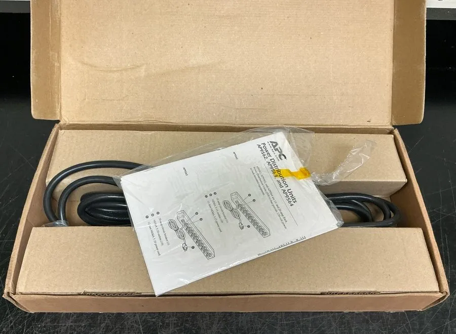 Блок розеток APC AP9562 Basic PDU 15A