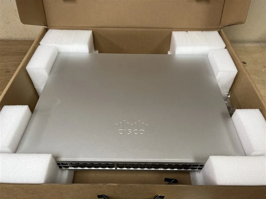 Коммутатор Cisco Meraki MS210-48-HW UNCLAIMED 48-Port SFP+ Gigabit Stackable Swi