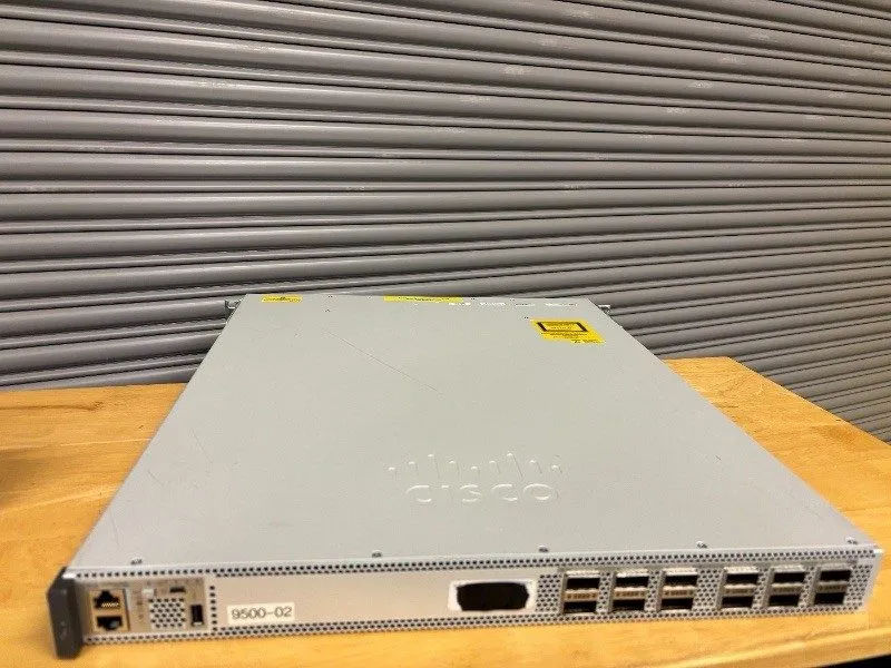 Коммутатор Cisco C9500-12Q-A Catalyst 9500 12-port 40G switch