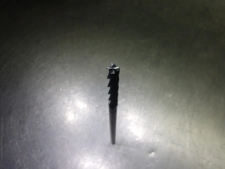 Режущий инструмент Benchmark 1/2" 5 Flute Carbide CR Endmill .025" R 5465000025C — фото лота 2
