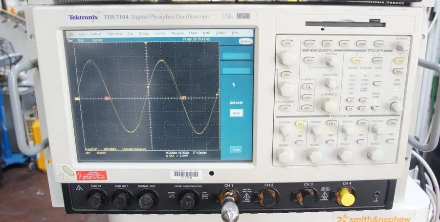 Осциллограф Tektronix TDS7104 1GHz 4ch 10GS/s Digital Phosphor Oscilloscope