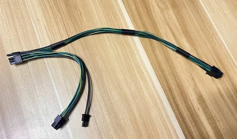 Ускоритель Supermicro CBL-PWEX-0582 8 PCI-E PIN TO TWO PCI-E 6+2 PIN 12V GPU POW