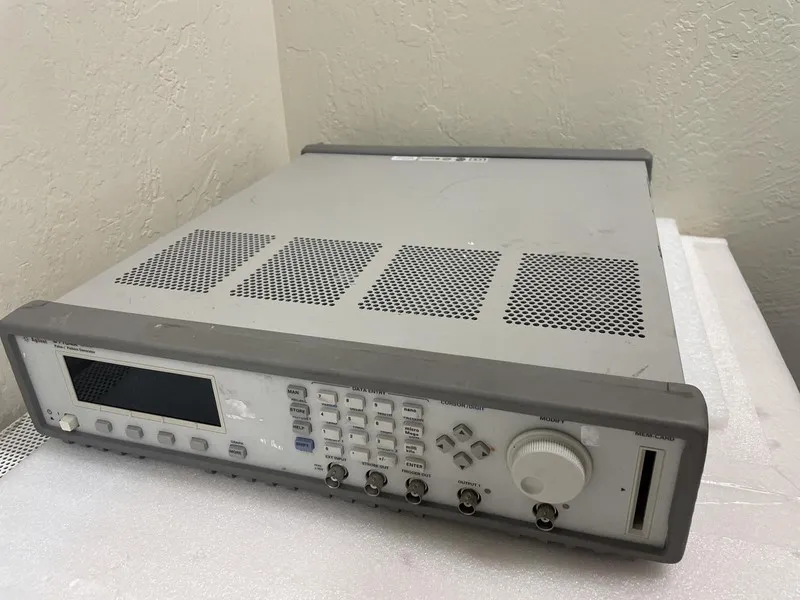 Тестер Agilent 81104A : 80 MHz Pulse-/ Pattern Generator, AS-IS
