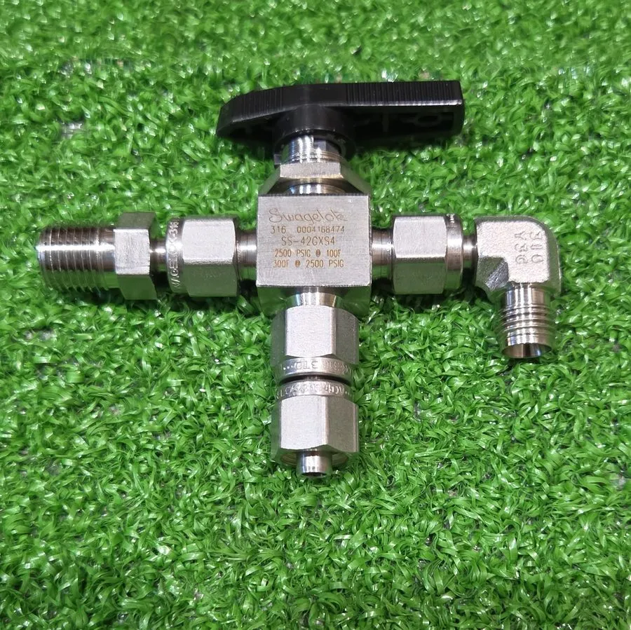 Клапан Swagelok SS-42GXS4 3 way ball valve 1/4 in tube fitting — фото лота 1