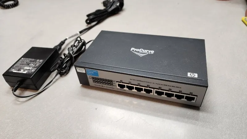 Коммутатор HP ProCurve (J9077A) 24-Ports External Switch