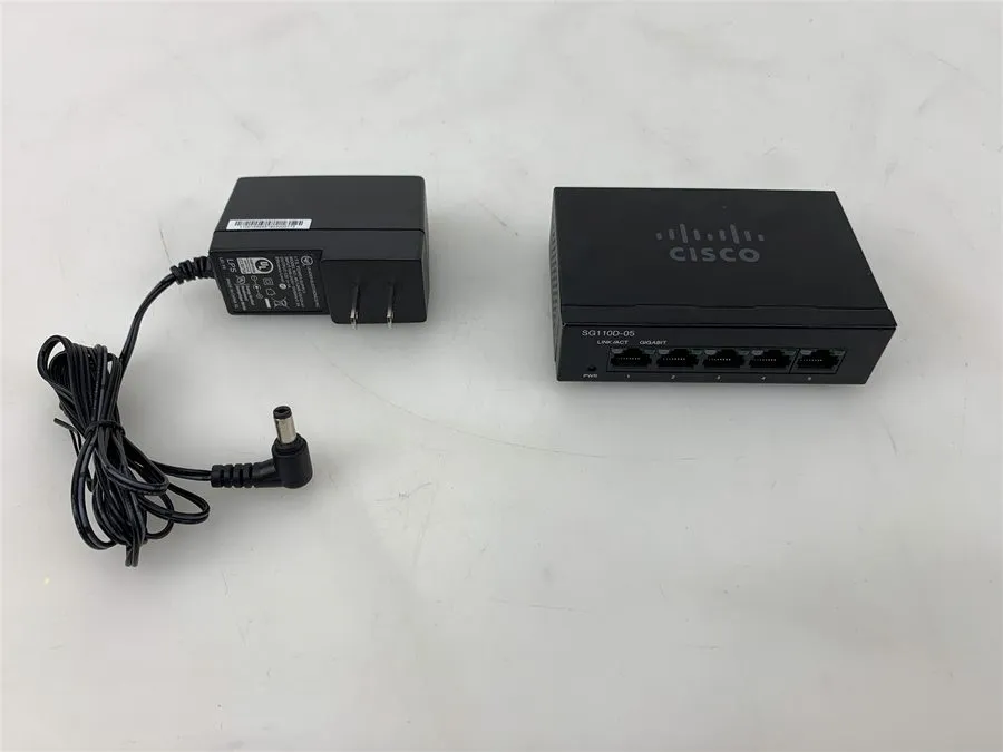 Коммутатор Cisco 5-Port Gigabit Desktop Switch SG110D-05