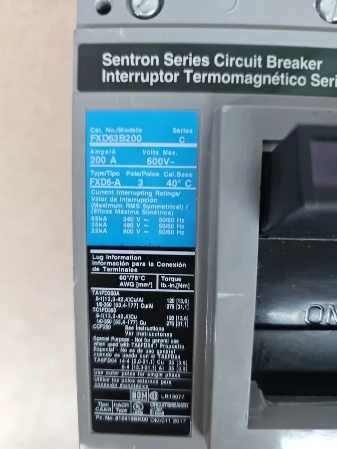 Автоматический выключатель Siemens Sentron 200 Amp Circuit Breaker 3 Pole 600 VA