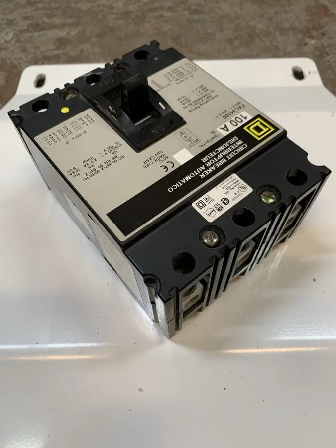 Автоматический выключатель Square D FAL34100 Circuit Breaker 100A 3-Pole 480V AC