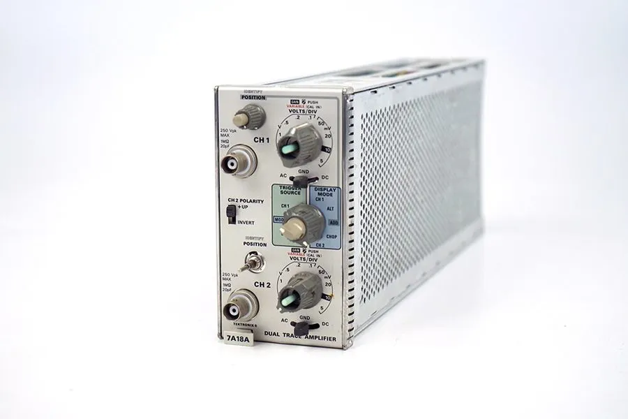 Осциллограф Tektronix 7A19 600MHz Vertical Amplifier Plug-In 7000 Series Oscillo