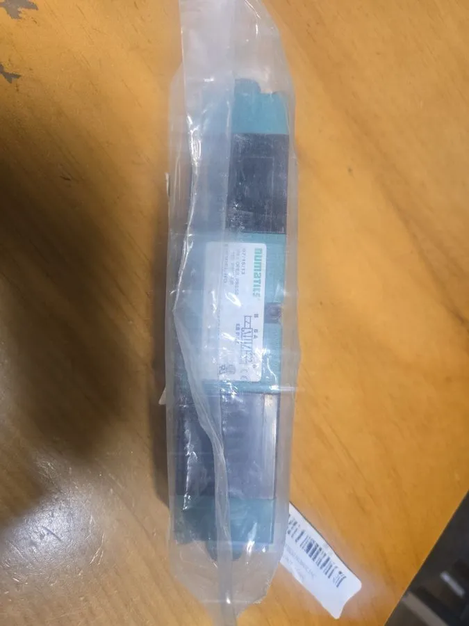 Электромагнитный клапан Numatics 152SS500K000030 Pneumatic Solenoid Valve Made i — фото лота 1