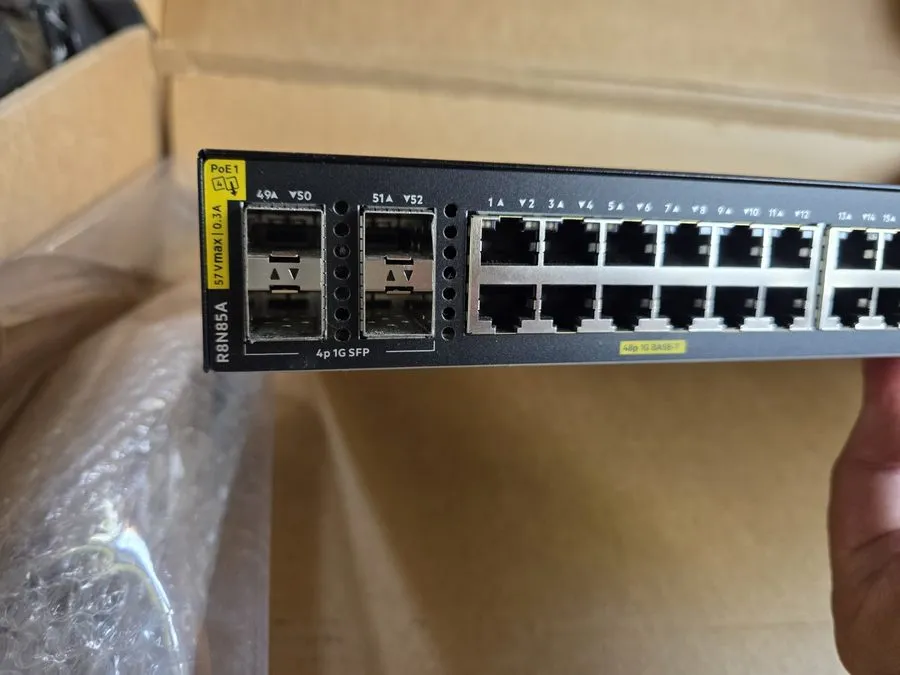 Коммутатор HPE Aruba 6000 48G 48-Port PoE+ Switch R8N85A 370W — фото лота 1