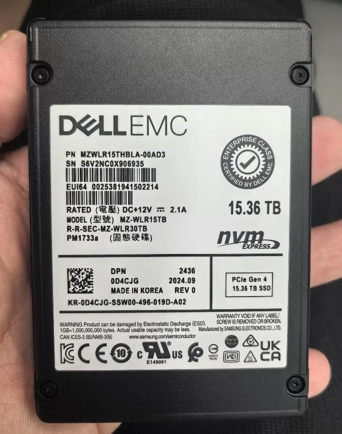 SSD-накопитель Samsung PM1733A 15.36TB DELL SSD 2.5" U.2 NVME PCIe Gen 4 MZWLR15