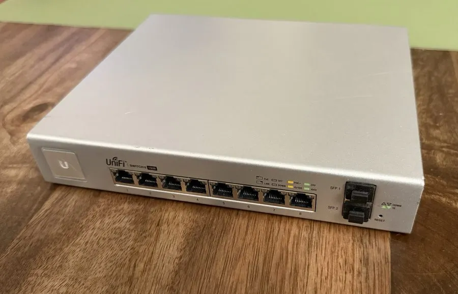 Коммутатор Ubiquiti US-8-150W 8-Port UniFi Switch, Managed PoE+ Gigabit Switch