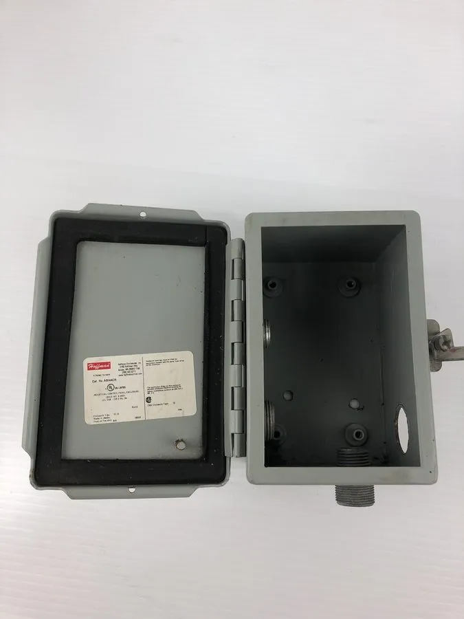 Монтажный шкаф Hoffman A6044CH Industrial Control Panel Enclosure 6" x 4" x 4"