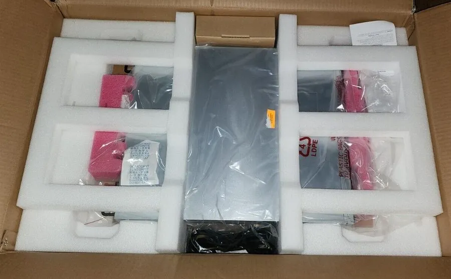 Коммутатор Extreme Networks VSP7400-48Y-8C Switch
