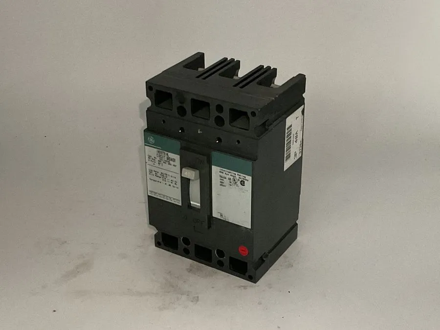 Автоматический выключатель GE Enclosed Circuit Breaker TED134040 40A 480V 3P 3R 