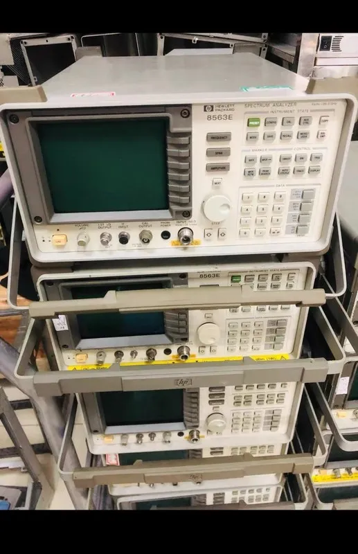 Анализатор спектра HP Agilent 8564E 9KHz 40GHz Spectrum Analyzer w/ 85620A modul