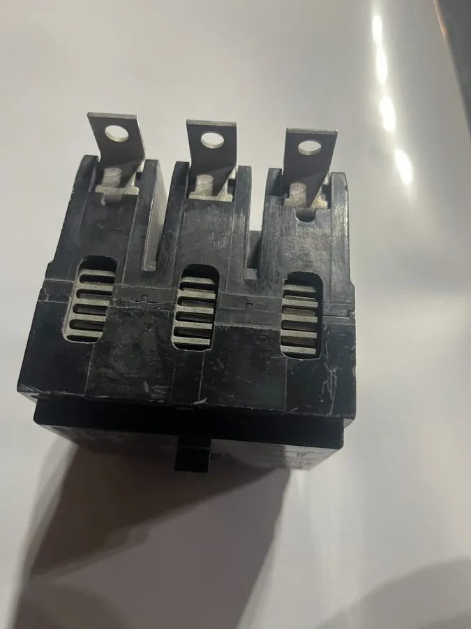 Автоматический выключатель Eaton Cutler Hammer GHB GHB3025 3 Pole 25 Amp 480V Ci