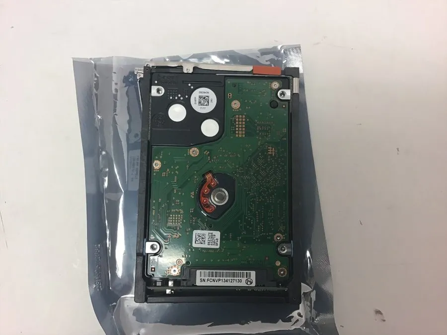 Жёсткий диск 005050935 EMC 600GB 15K SAS 2.5" HDD 0B31568 HGST HUC156060CSS200