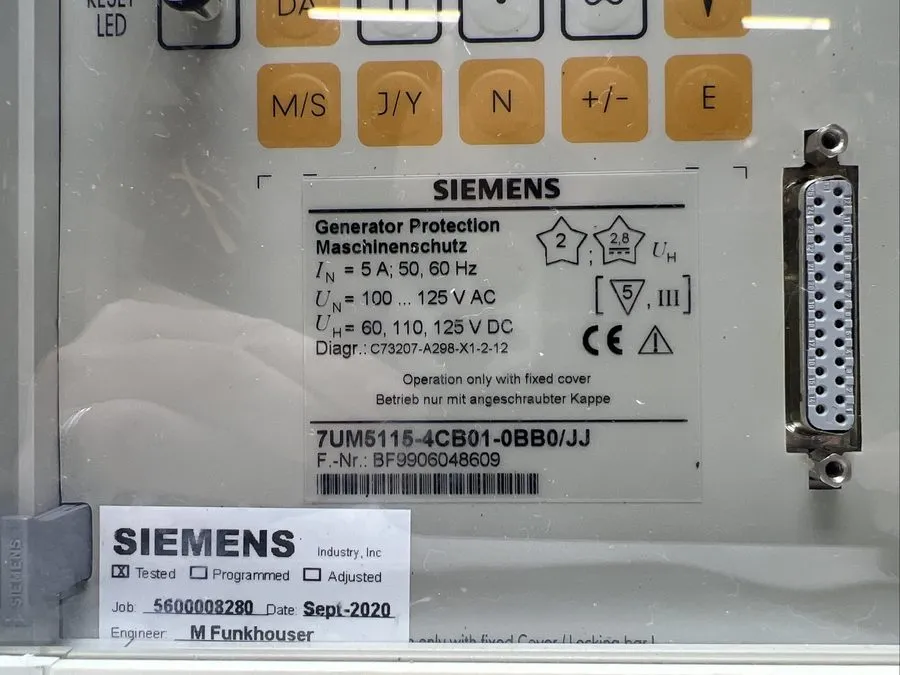 Реле защиты Siemens 7UM5115-4CB01-0BB0/JJ Generator Protection Relay — фото лота 1