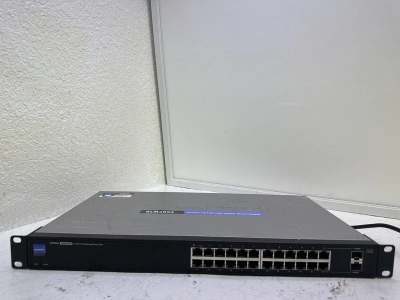 Коммутатор Cisco Linksys SLM2024 24-Port 10/100/1000 Gigabit Smart Switch