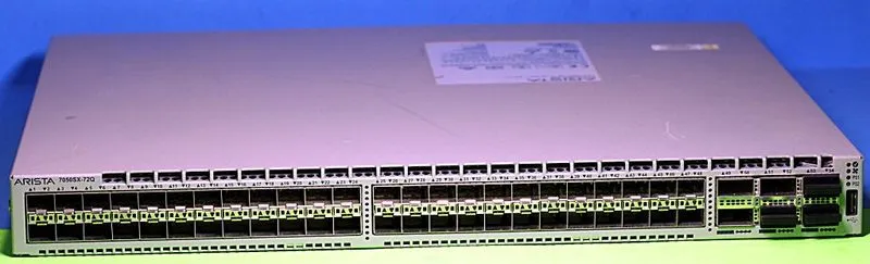 Трансивер DCS-7050SX-72Q-R Arista 7050CX 48 Port 10GbE SFP+ 6-Port 40GbE Switch