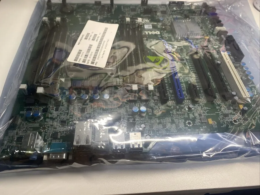 Модуль памяти 8GB RAM Dell Precision Workstation T5810 (DDR4-21300 (PC4-2666) Re