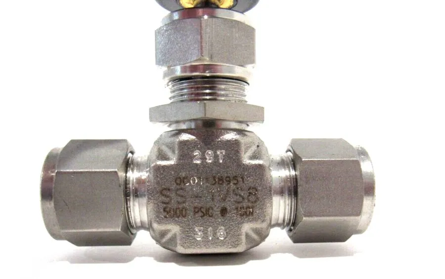 Клапан Swagelok 1/2" Integral Bonnet Needle Valve Vee Stem (SS-1VS8)
