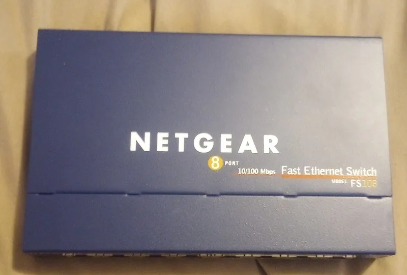 Коммутатор Netgear Prosafe 8-PORT Fast Ethernet Switch Desktop Switch FS108