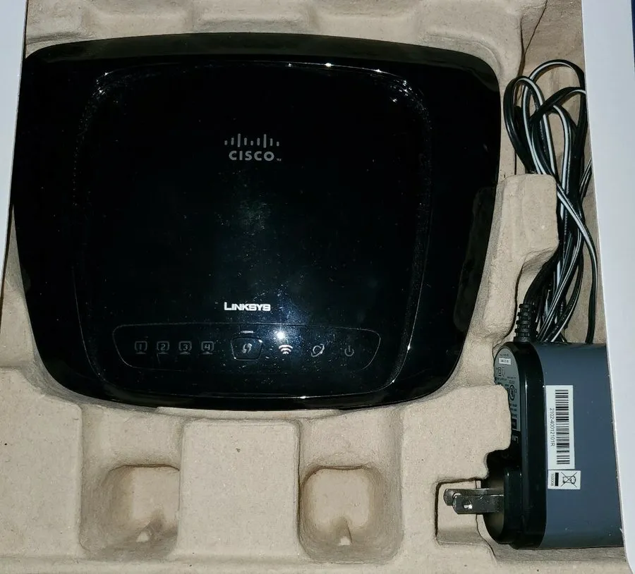 Маршрутизатор LINKSYS WRT160N V2 300 Mbps 4-Port 10/100 WIRELESS N ROUTER — фото лота 2