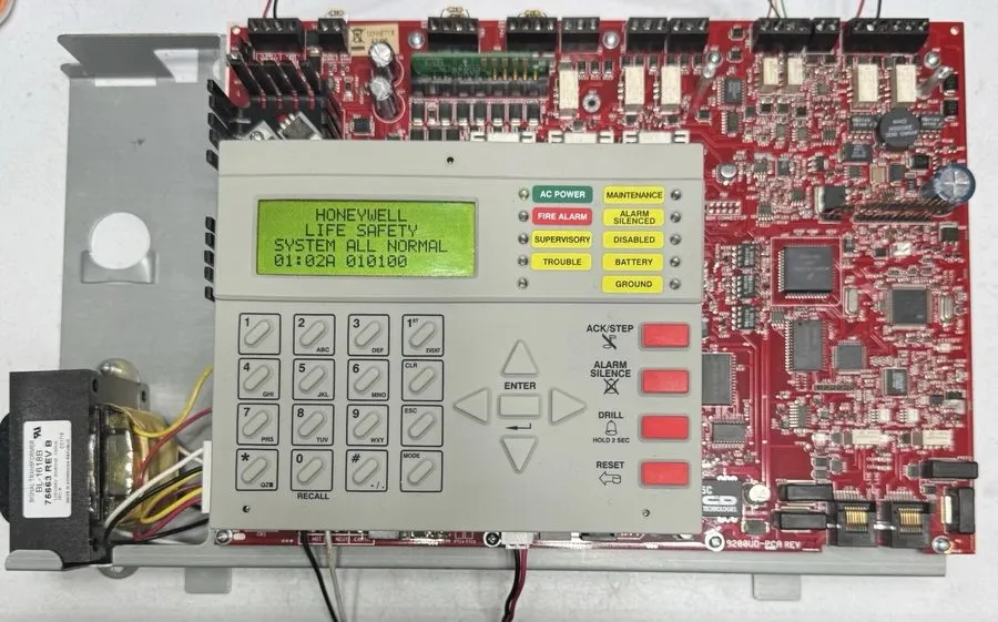 Оборудование пожарной сигнализации Notifier NFW2-100 Fire Alarm Control Panel “  — фото лота 1