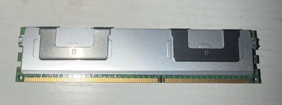 Модуль памяти Samsung 32GB PC3L-12800L LRDIMM ECC Server RAM M386B4G70DM0-YK04