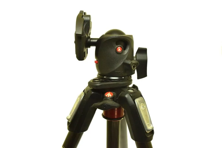 Оборудование видеонаблюдения Manfrotto MT190CXPRO4 Carbon Fiber 4 Section Tripod